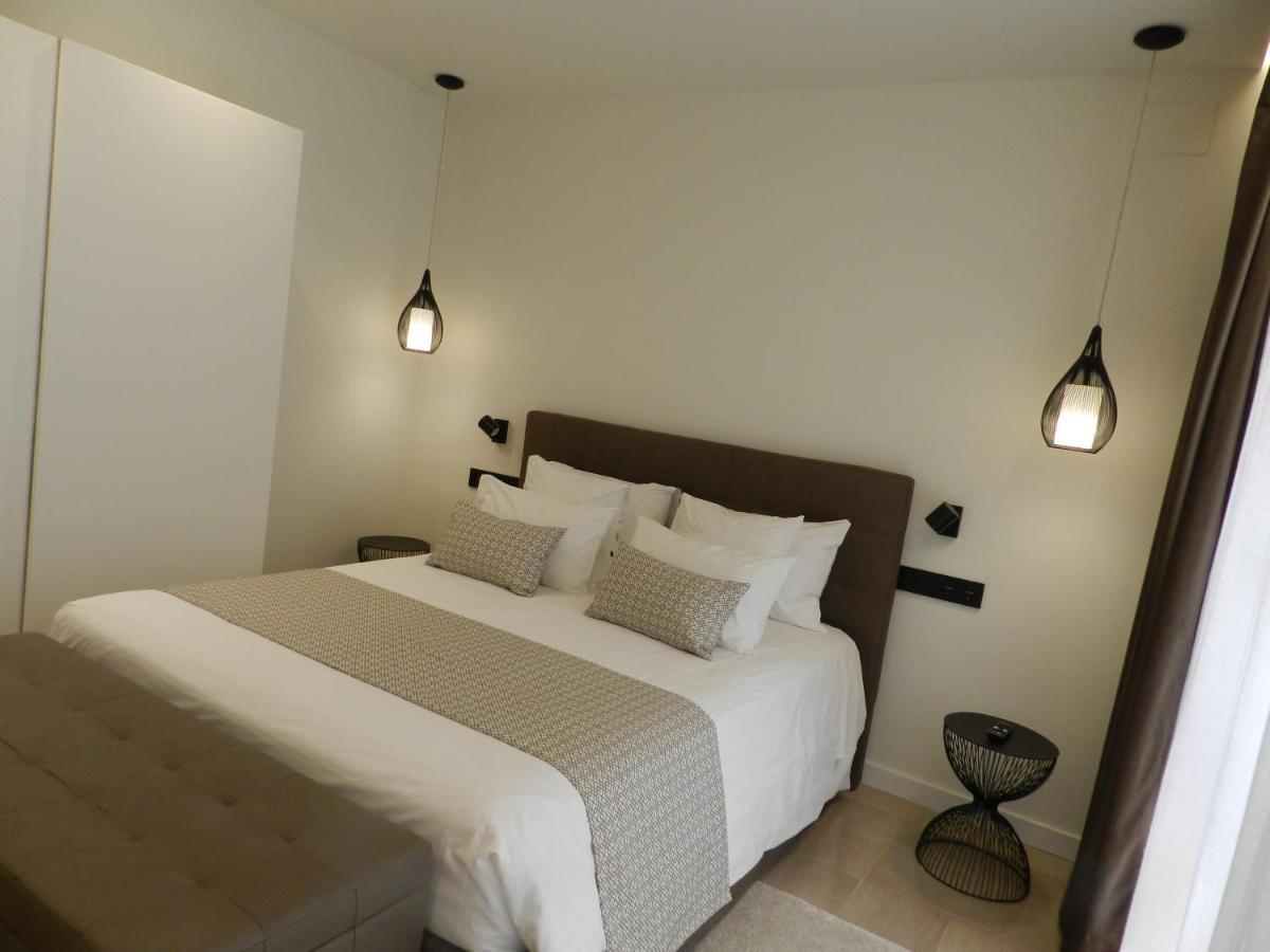 Hotel Manel Марторел Екстериор снимка