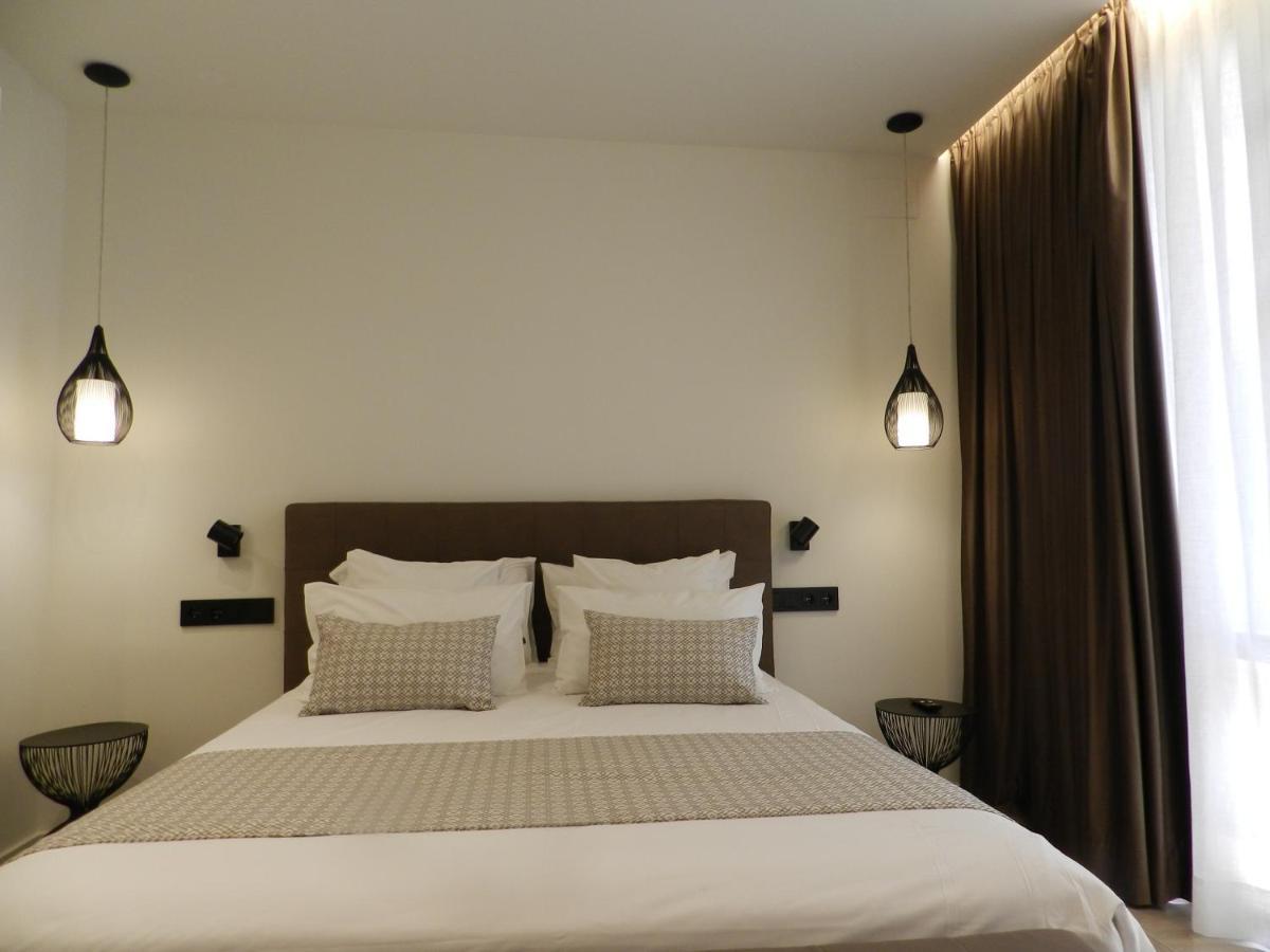 Hotel Manel Марторел Екстериор снимка
